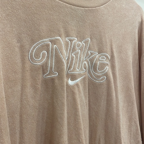 Women’s Nike retro Teri cloth pullover - Picture 2 of 6